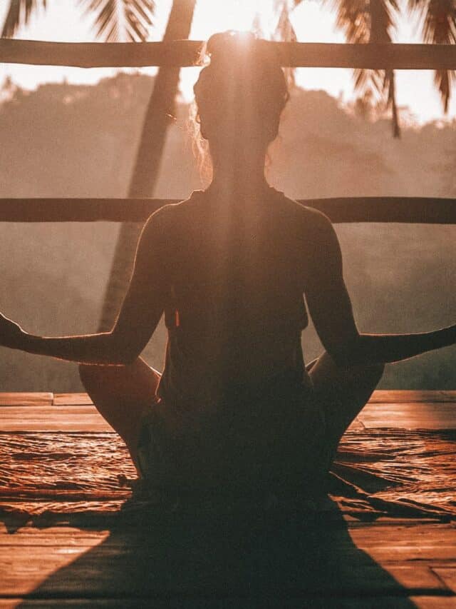 8 खूबसूरत तकनीकें जो आपको और सकारात्मक बनाती हैं