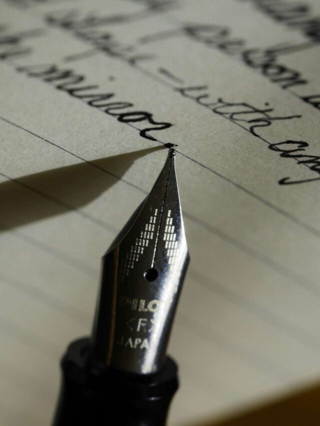 5 Hand Writing Tips In Hindi: 5 आसान टिप्स जिससे आपकी लिखावट में लग जाएंगे चार चाँद